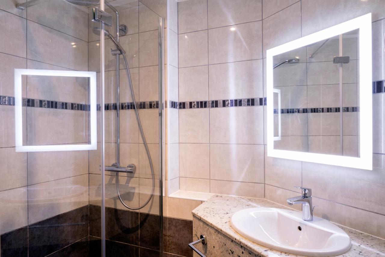 סן-גודנס Hotel Du Commerce Spa מראה חיצוני תמונה